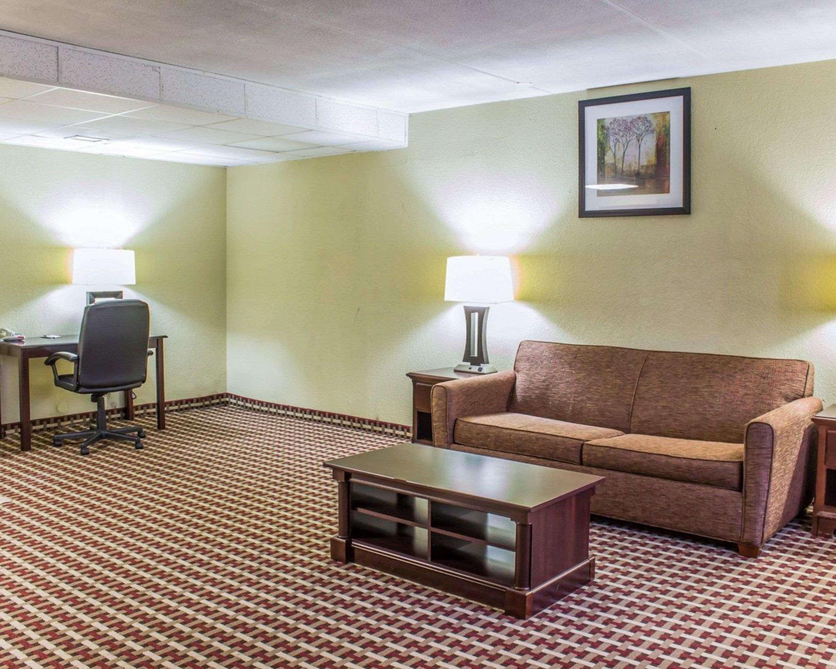 Quality Inn & Suites Fayetteville Exteriér fotografie