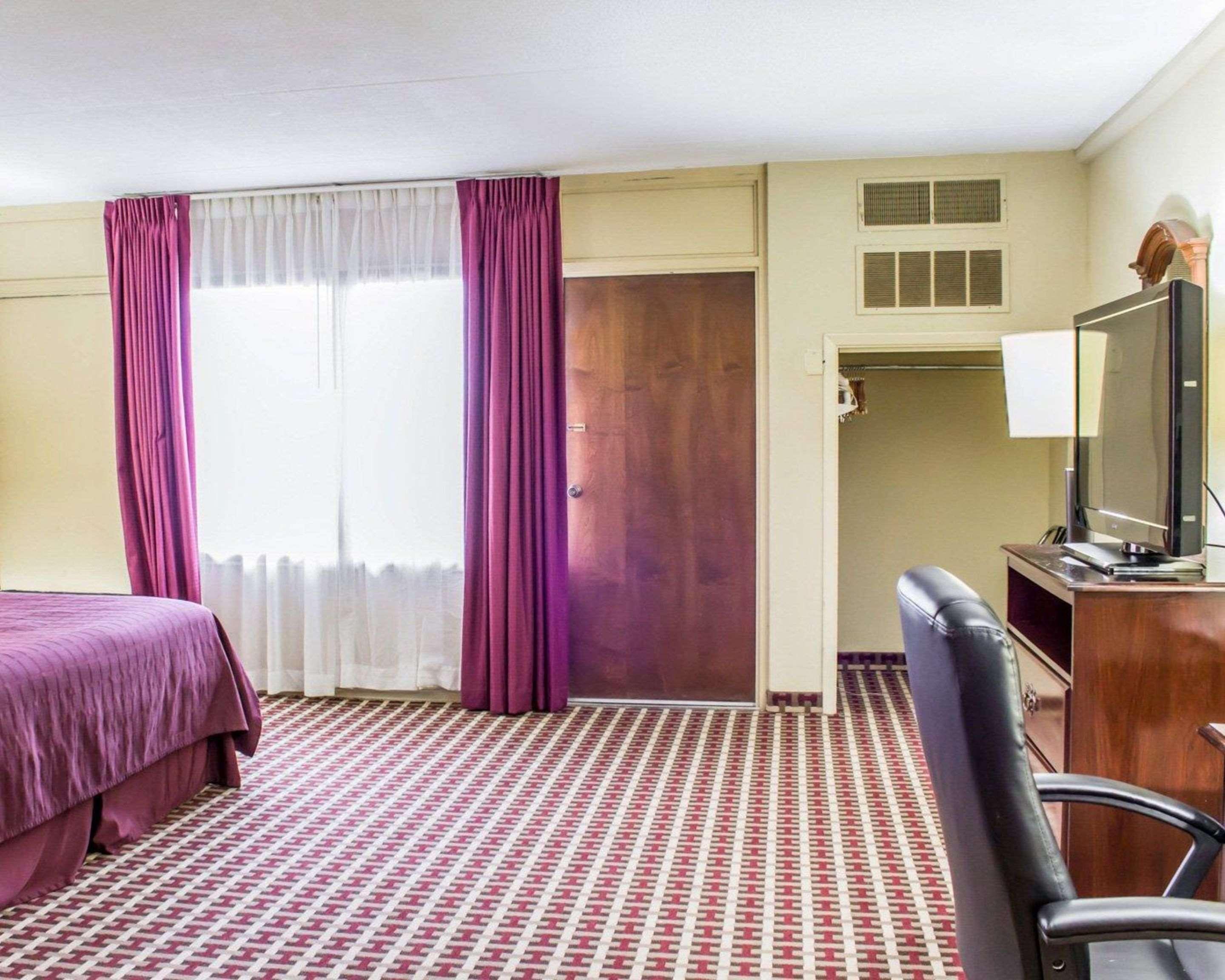 Quality Inn & Suites Fayetteville Exteriér fotografie