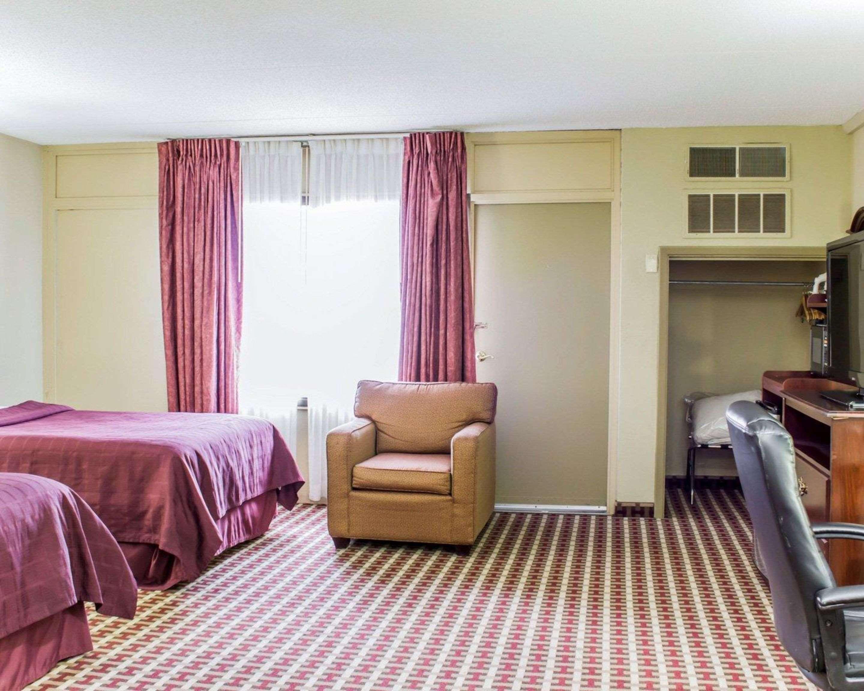 Quality Inn & Suites Fayetteville Exteriér fotografie