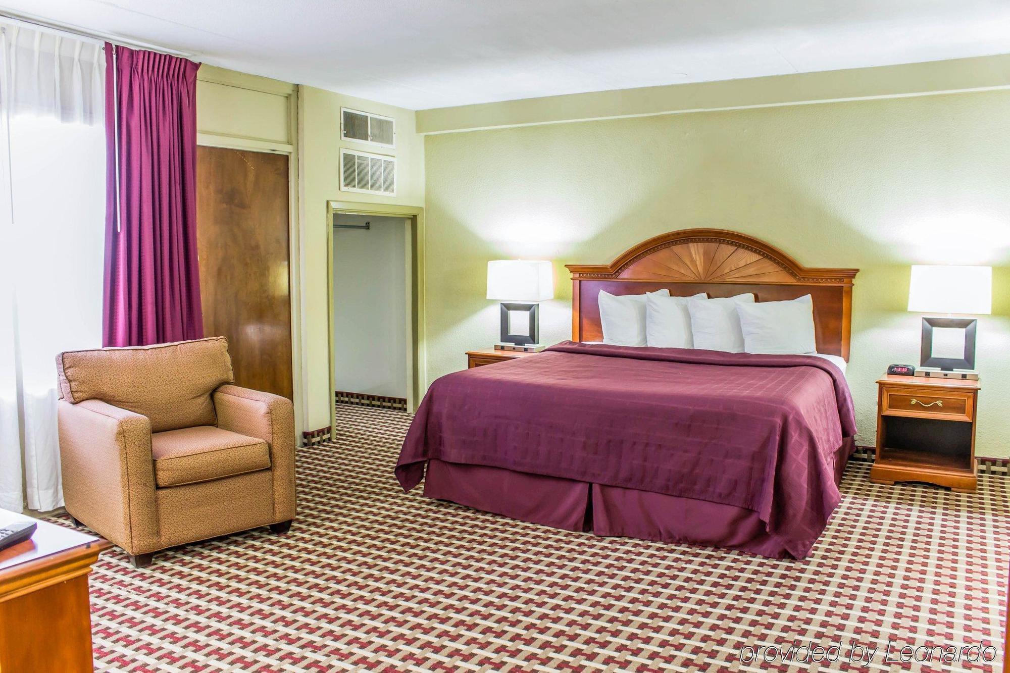 Quality Inn & Suites Fayetteville Exteriér fotografie
