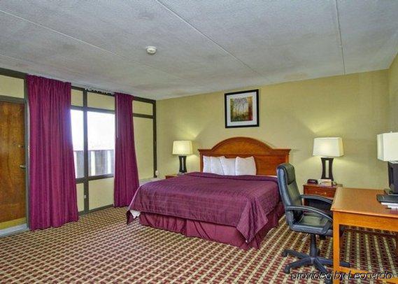 Quality Inn & Suites Fayetteville Exteriér fotografie