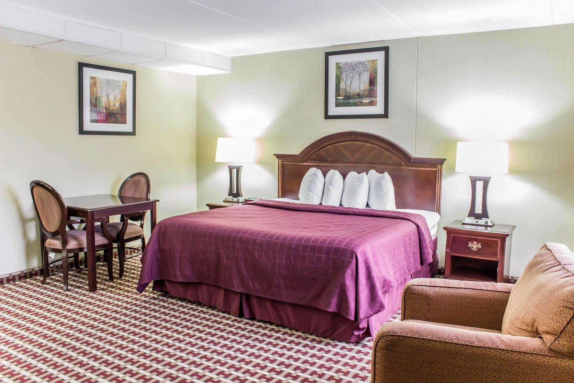 Quality Inn & Suites Fayetteville Exteriér fotografie